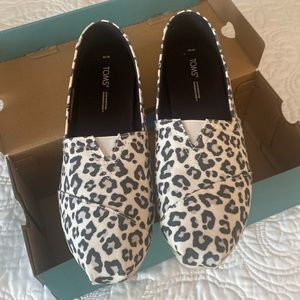 COPY - Tom’s Alpaegata leopard print slip-ons, size 10, like new condition